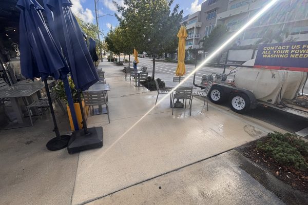 Power Washed Restaurant patio and sidewalk on Wilton Manors