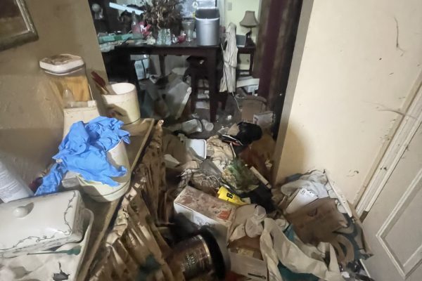 Home 13 Hoarder Cleaning Service in Beaverton, Oregon