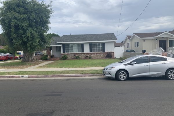 411 Restoration of West Covina provides 24-hour emergency property damage cleanup and restoration services for both residential and commercial.