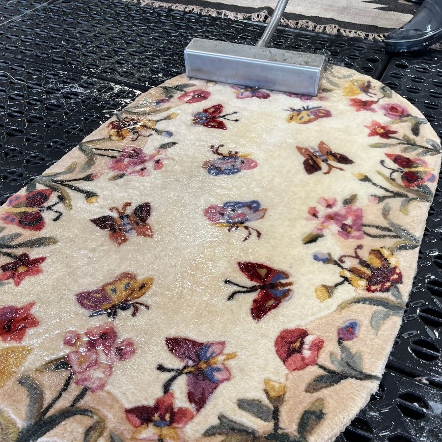 Oval Wool Rug Cleaning & Pet Odor Removal in Cathedral City, CA