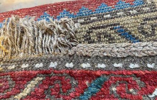 What Causes Loose Threads in Handmade Rugs?